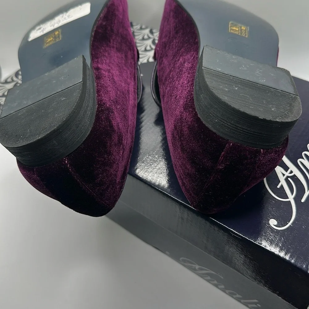 Amalfi Sz 9 1/2 Purple Chain Gold Gold Velvet Slip-On Loafers